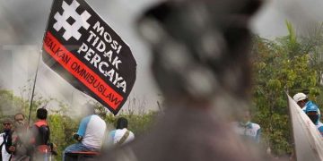 ILUSTRASI. Ratusan buruh berunjuk rasa di Jalan Pahlawan, Surabaya, Jawa Timur, Selasa (27/10/2020). Mereka menyerukan 'Tolak UU Cipta Kerja'. ANTARA FOTO/Didik Suhartono/hp.