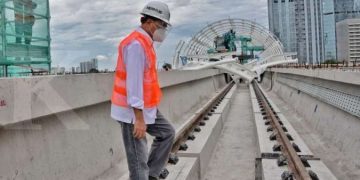 ILUSTRASI. Menteri Perhubungan Budi Karya Sumadi berkunjung ke proyek infrastruktur perkeretaapian