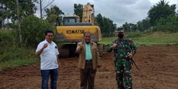 Dari kanan Ketua Sinode Seksi Bapa GKPS Kol (inf) Waston Purba SIP, Wakil Ketua St Bonar Saragih, Bendahara Mayor Pendi Sipayung. (foto:ist)