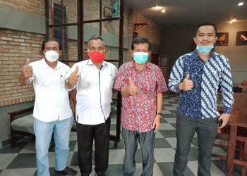 dari kiri Pdt.Pandapotan Haloho, E Ubahman Sinaga, Pdt. Barmen Sinaga dan kuasa hukum Renhad Pasaribu SH.(foto.ist)